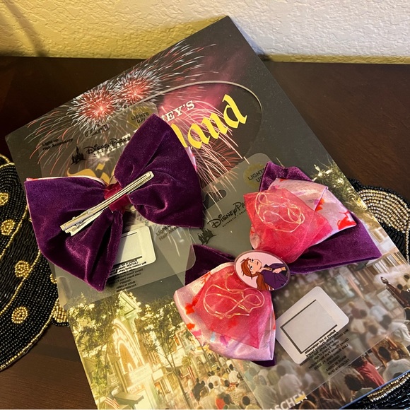 (1 Bow) Disney Parks Princess Anna Light-up Hair Clip - Picture 5 of 6